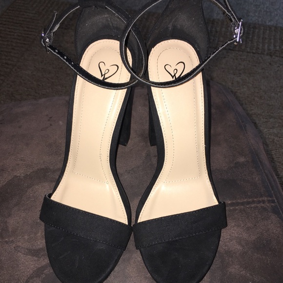 Heels - Picture 1 of 3